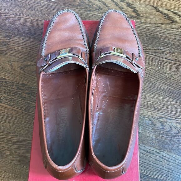 Vtg Salvatore Ferragamo “Varo” mahogany/brown‎ slip on loafers on original box main image 3